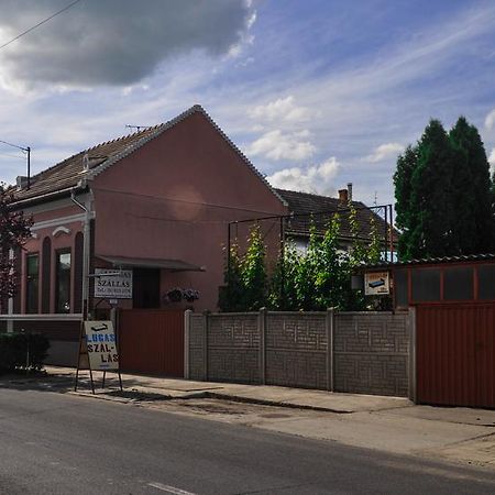 Hotel Lugas Szallas Jászberény Exterior foto